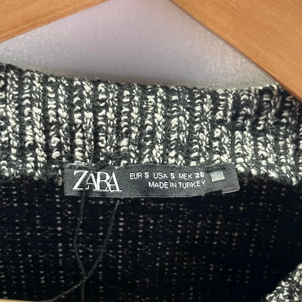 Zara Black and White Textured Sleeveless Knitted/Woven Top - Picture 4 of 5